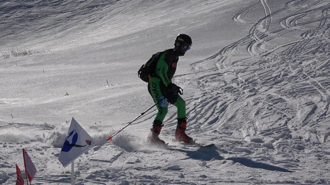 Dağ Kayağı Türkiye Şampiyonası ve Uluslararası Açık Dağ Kayağı Yarışması, çığ tehlikesi nedeniyle ertelendi