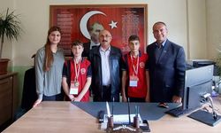 Çorumlu öğrencilerin büyük başarısı! Kodlama yarışmasında Türkiye 2’ncisi oldular