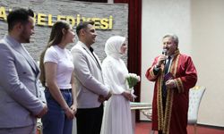 Başkan Palancıoğlu, genç çifte sürpriz yaparak nikahlarını kıydı