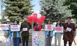 Bayburt Çocuk Hakları İl Komitesi üyesi çocuklardan 30 Ağustos Zafer Bayramı farkındalık etkinliği