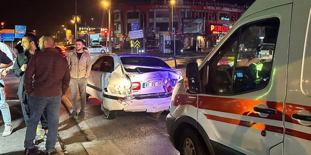 Düzce'de 2 otomobilin karıştığı kazada 2 kişi yaralandı