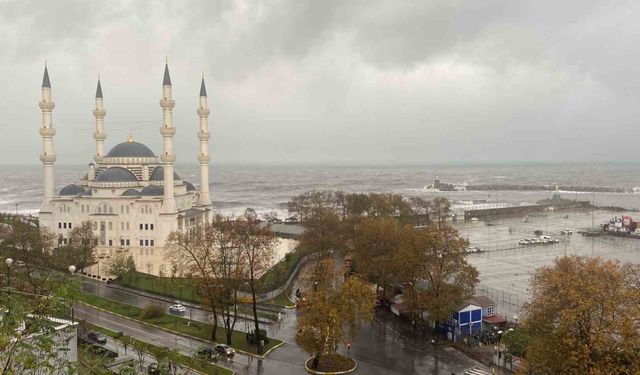 Zonguldak güne kar yağışı ile uyandı