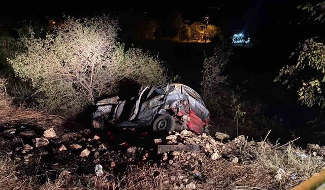 Erbaa’da feci kaza... Otobüsle otomobil çarpıştı: 2 ölü, 2’si ağır 3 yaralı