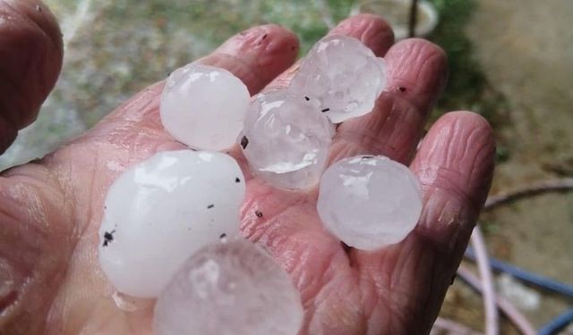 Karabük’te ceviz büyüklüğünde dolu yağdı