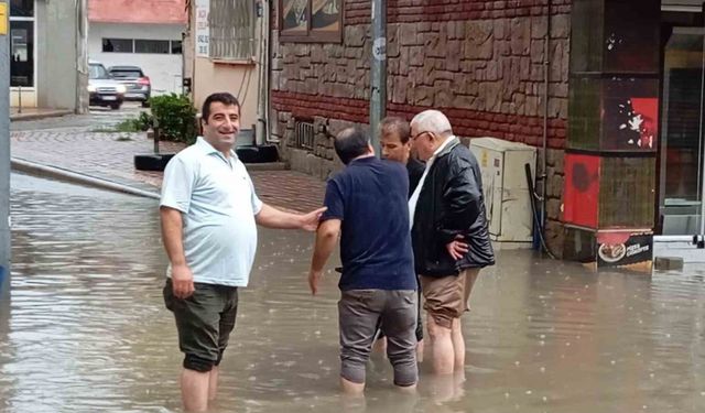 Samsun’da sağanak: Bafra sular altında