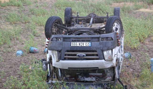 Tarım işçilerini taşıyan minibüs devrildi: 13 yaralı