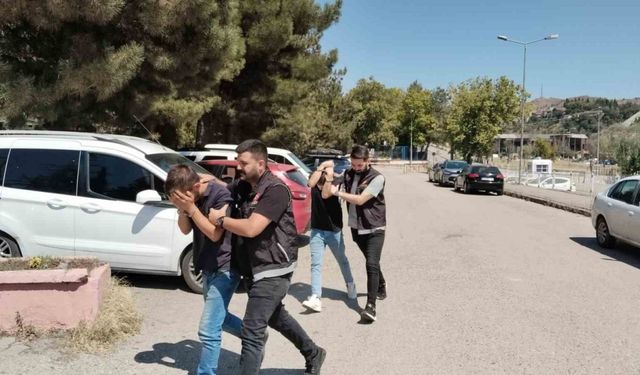 Uyuşturucu ile yakalanan şüphelinin yakınından polise: "Elinize sağlık"