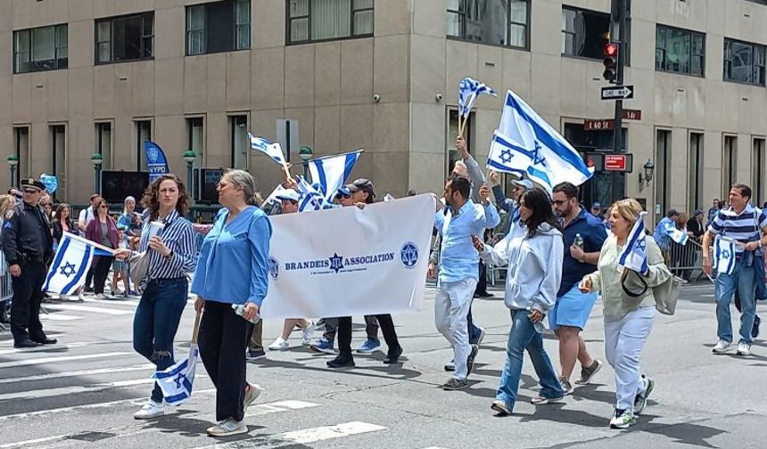 New York'ta İsrail Günü Yürüyüşü protesto edildi