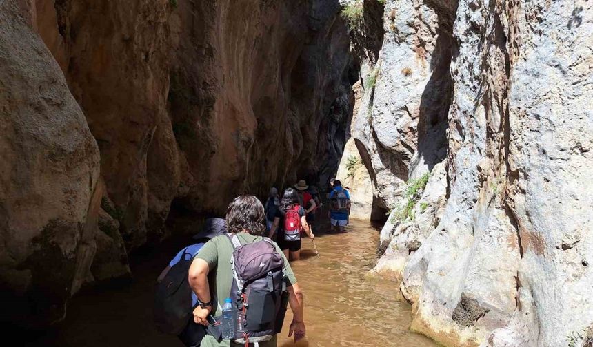 Çimenli Kanyonu doğaseverlerin gözdesi oldu