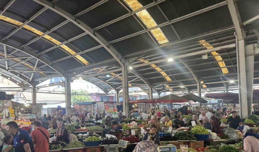 Halk pazarına yoğun ilgi