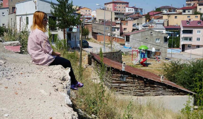 İstinat duvarı yapılmasını isteyen mahalle sakinlerinden belediyeye sert tepki: "Burası mahrumiyet bölgesi mi?"